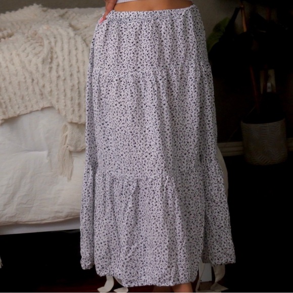 Beach Lounge Skirt - Picture 2 of 3